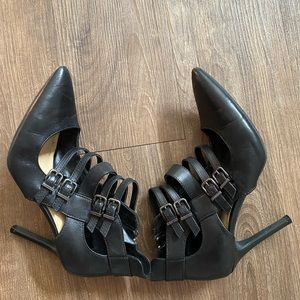 Gianni Bini black buckle heels size 7.5